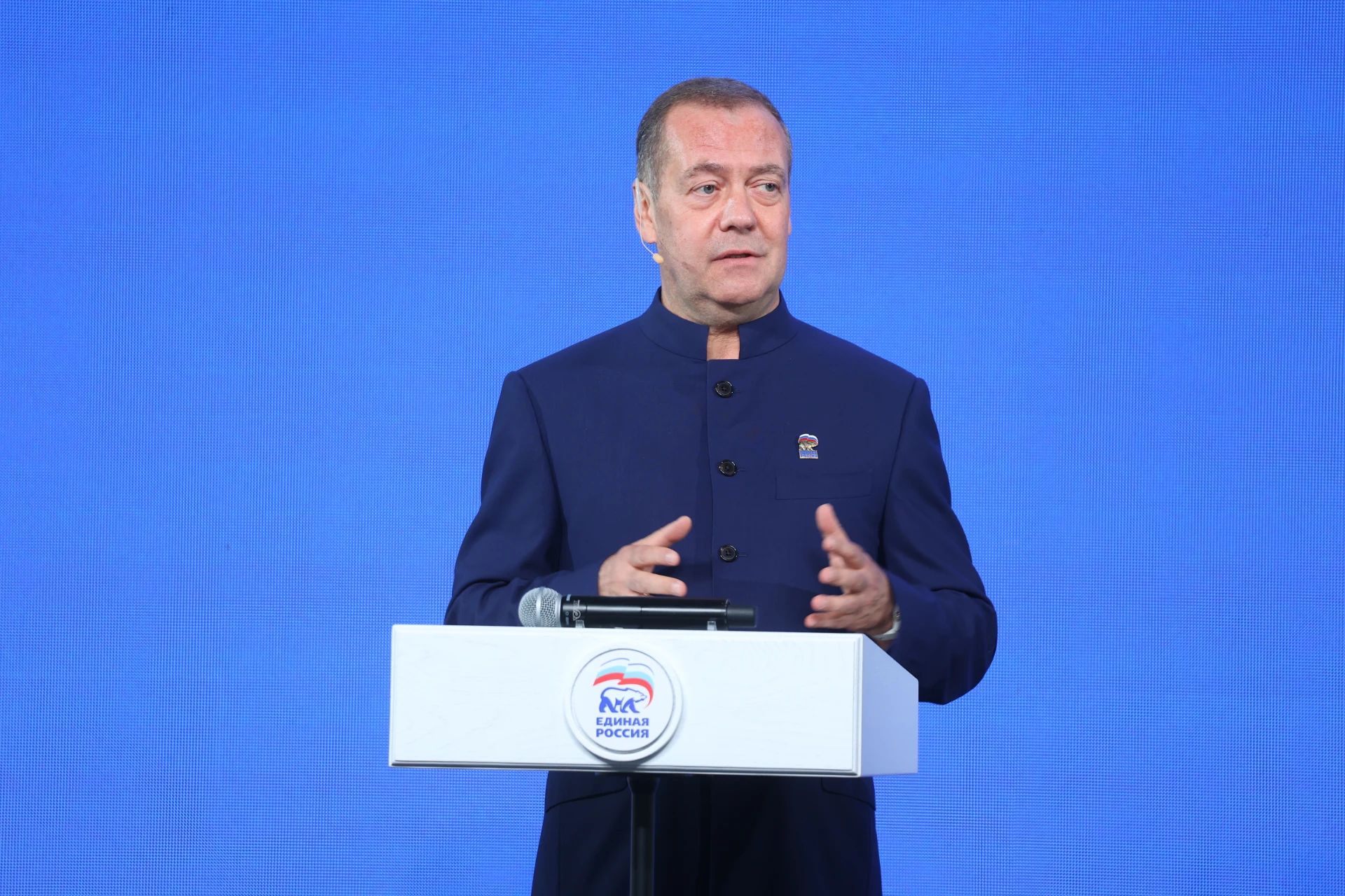 Медведев: не Трамп, а наши парни и баллистика принесут Победу