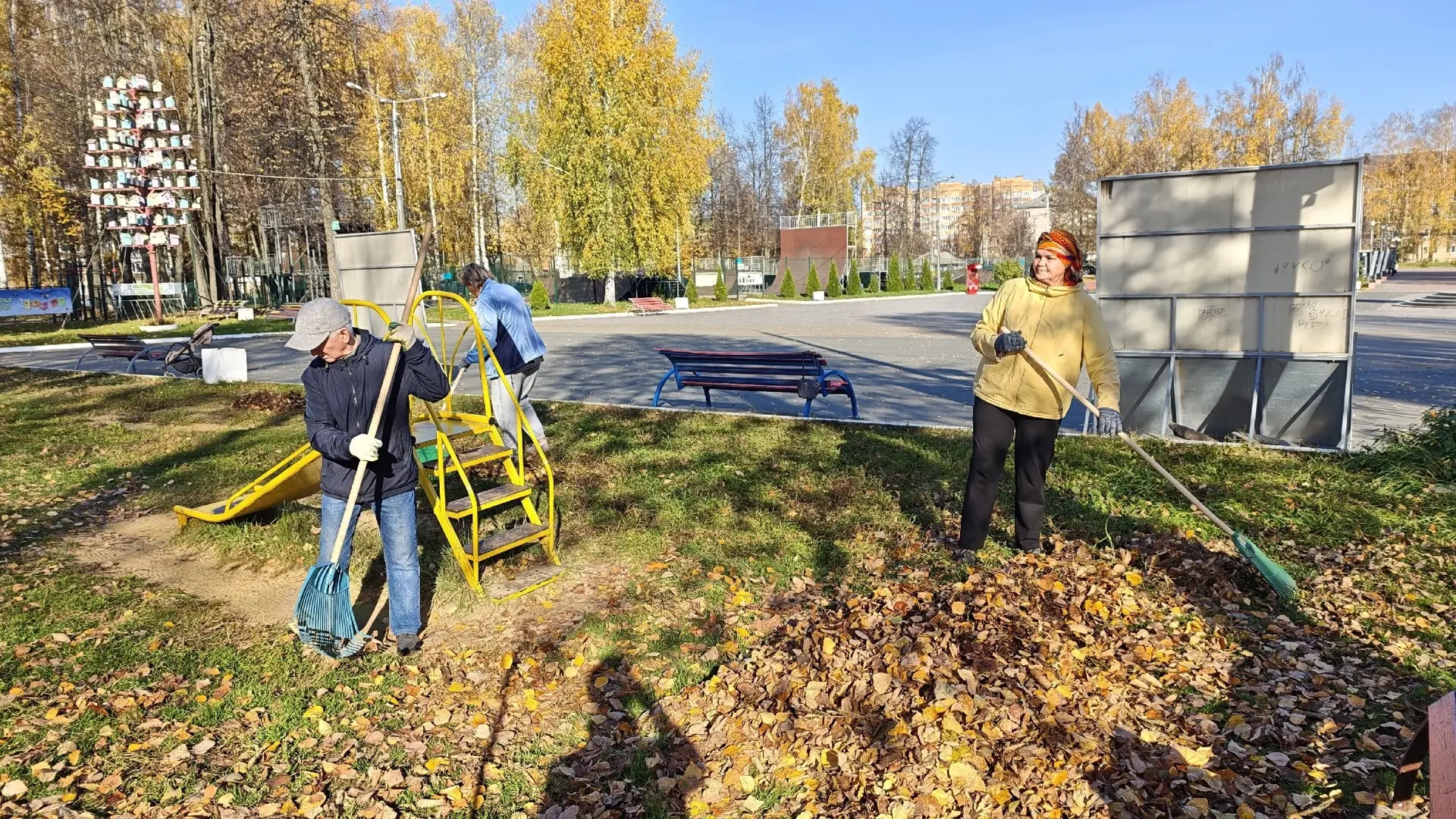 🍁Культурный труд: 217 сотрудников учреждений культуры приняли участие в осеннем суббот...