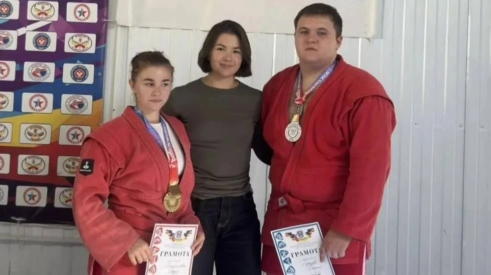 Новочеркасские самбисты завоевали золото и серебро чемпионата области