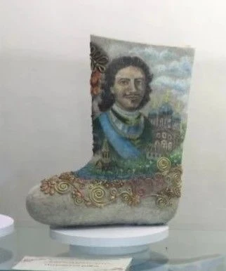 Валенки рассказали о космосе, Петре Первом  и саратовском калаче