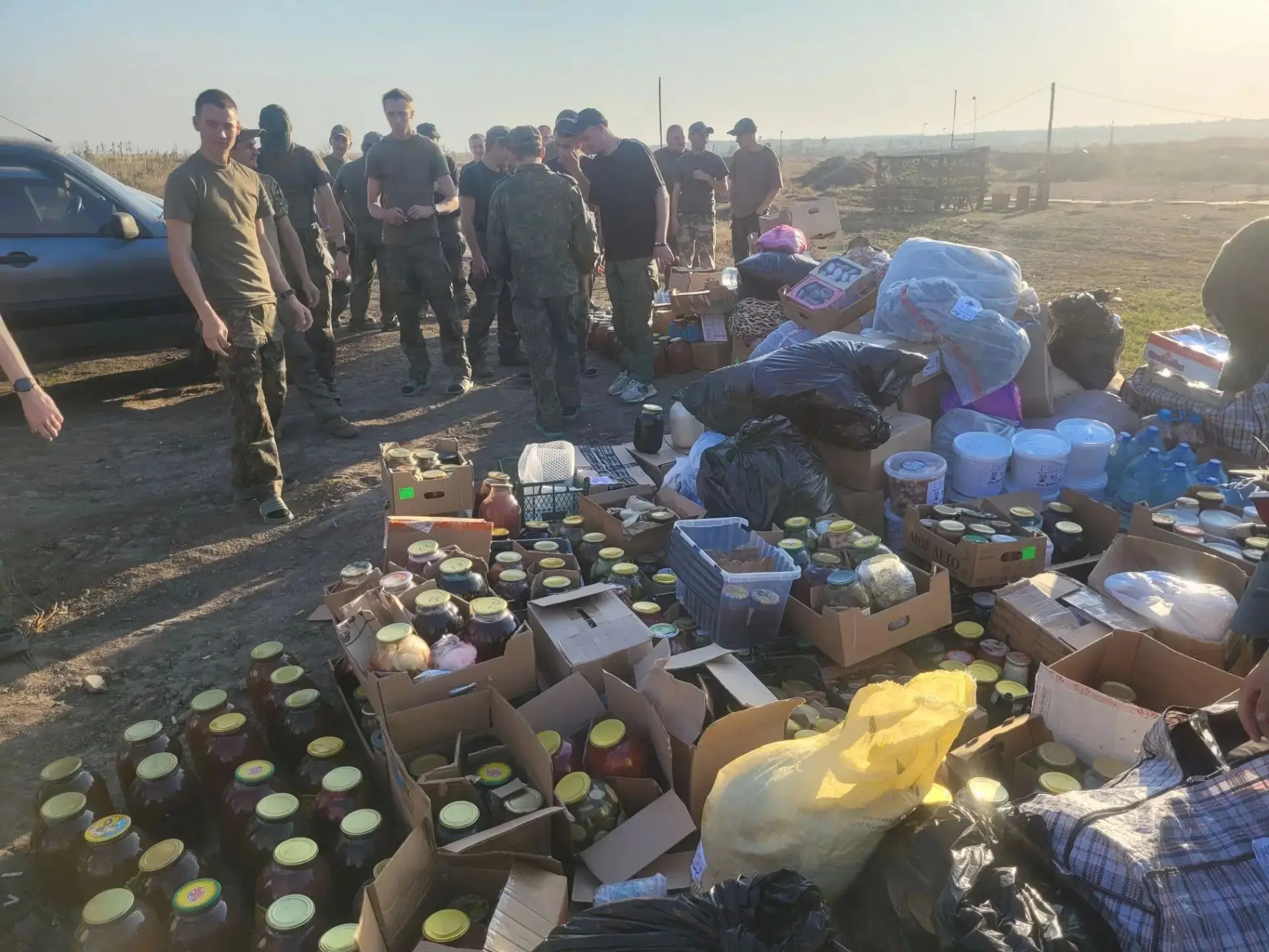 В х.Мова волонтерская группа по просьбе военных медиков, которые сопровождают раненых б...