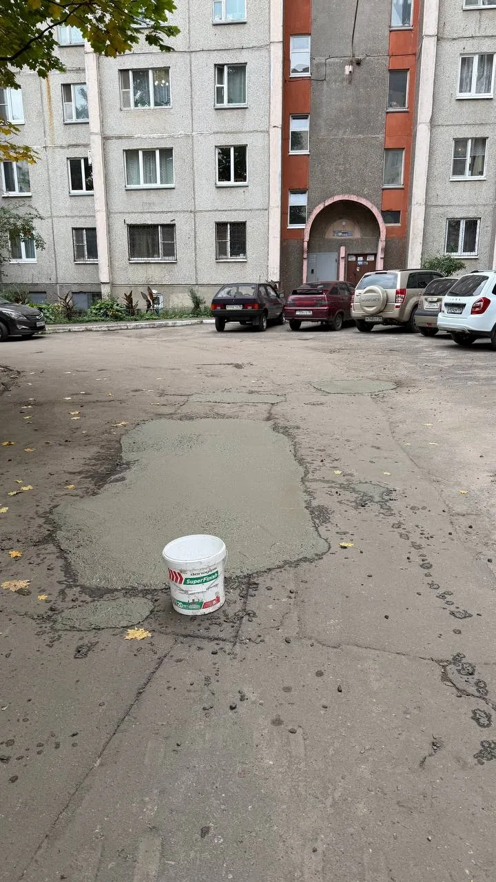 Жители домов на Хользунова, 40В и Московском проспекте, 92 пожаловались на состояние до...