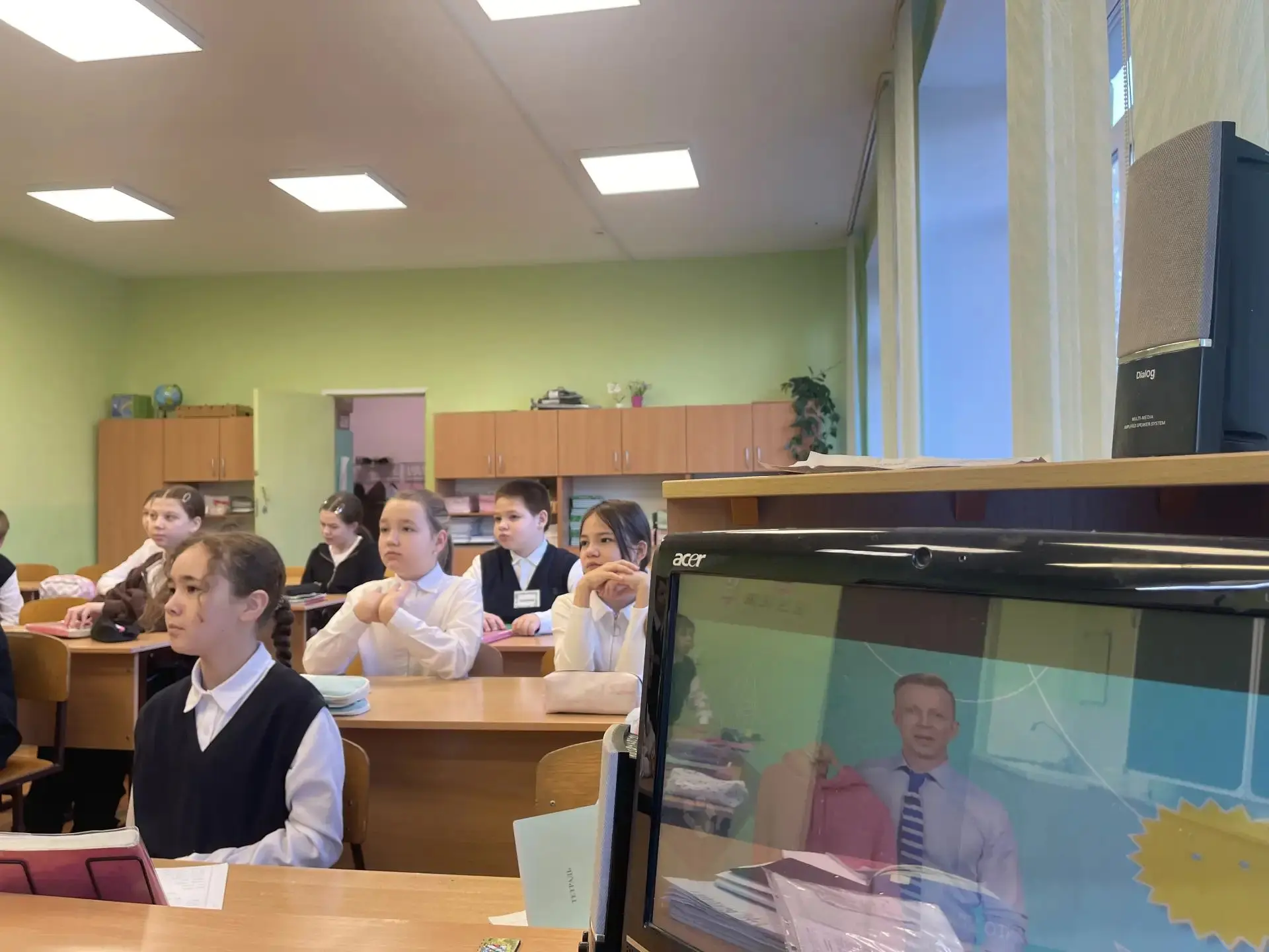 Экологический урок в 5 «Б» классе на тему: «Раздельный сбор отходов: что и куда сдавать».