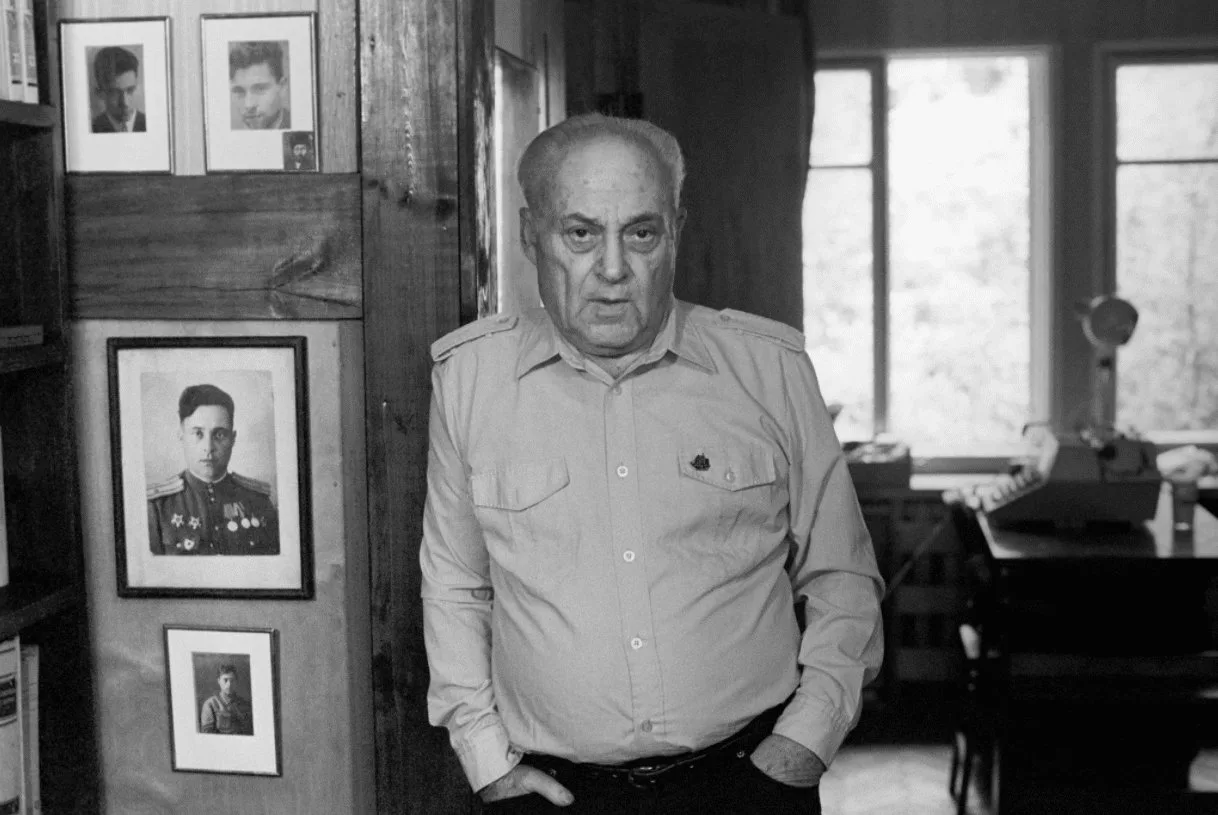 "Мне всегда неудобно, когда меня хвалят. Я не знаю, как на это реагировать. Соглашаться...