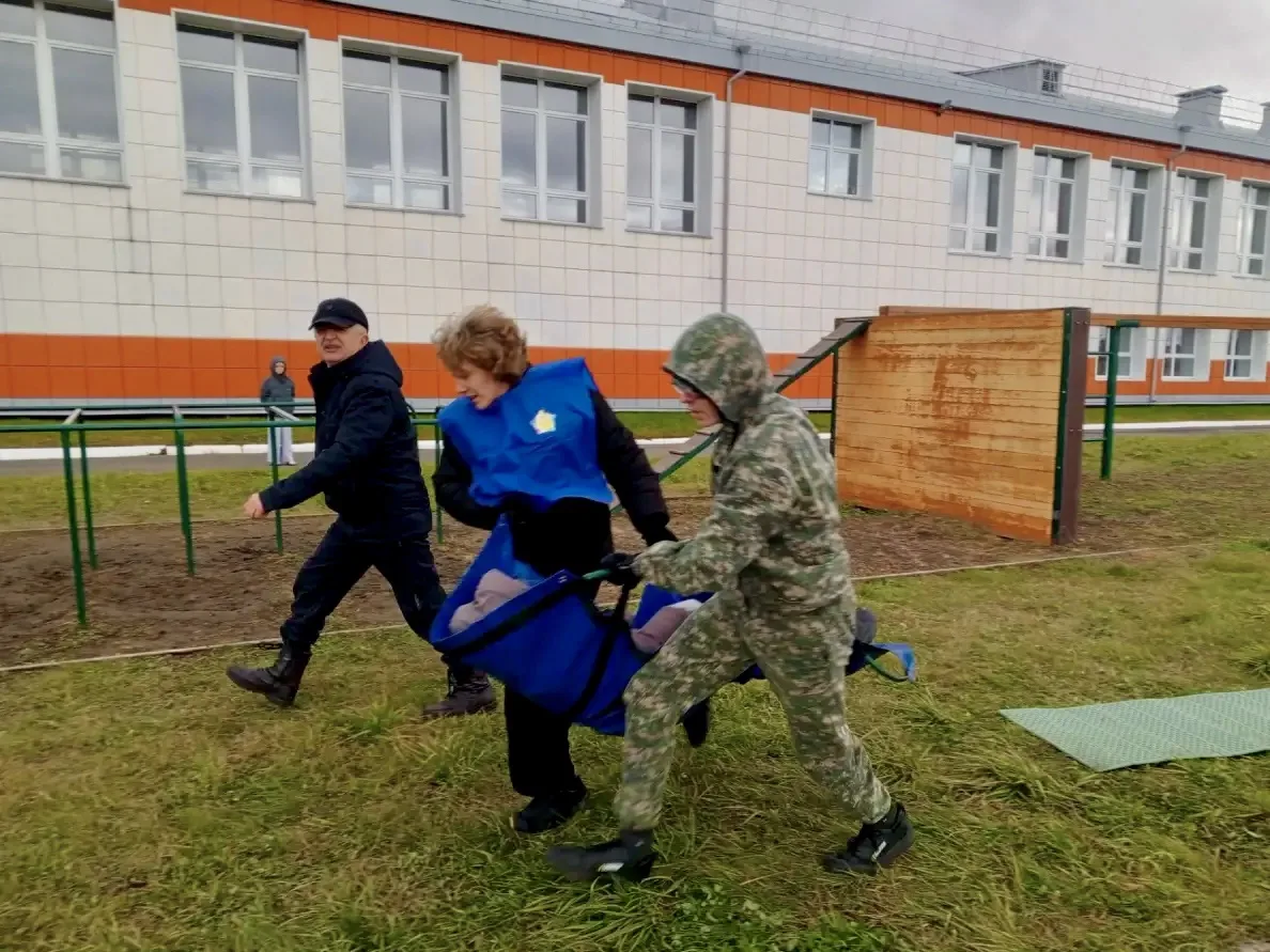 На базе нашей школы прошел второй этап военно-патриотической игры «Зарница 2.0», в кото...