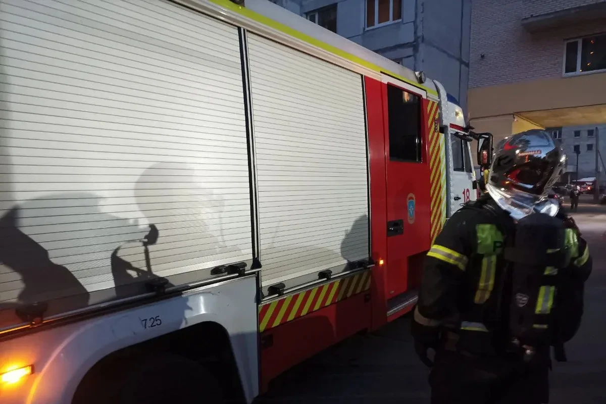 🔥 Шесть человек пострадали при пожаре в квартире