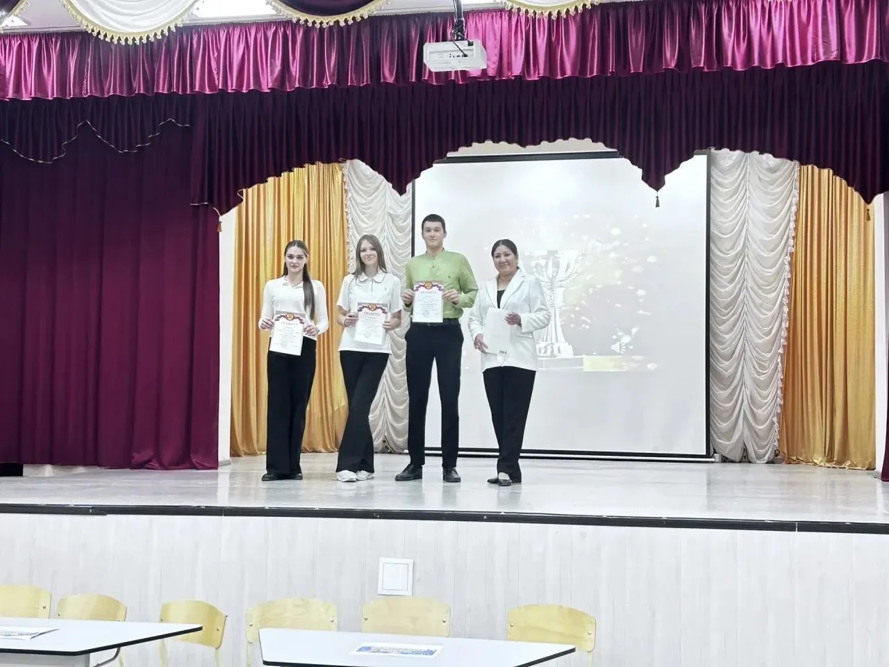 🧠⚡ «Логический шторм»: учебная неделя завершилась эпичной битвой умов! 🏆✨