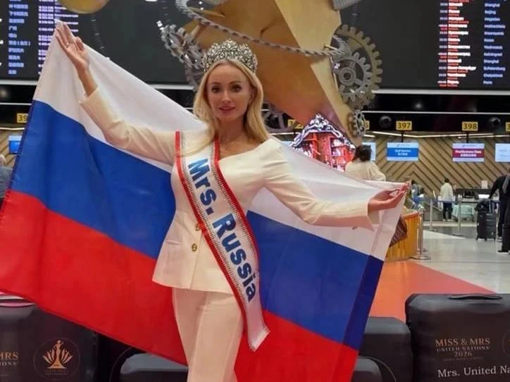 🤩 50-летняя москвичка стала победительницей конкурса красоты «Миссис ООН»