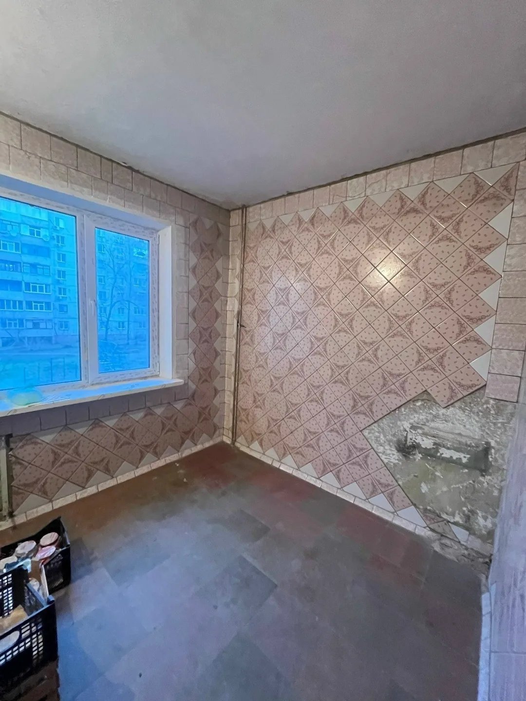 ‼️Продам 3-комн. Квартиру на кв. Героев Сталинграда 2/9 эт.70/40/7м². Не угловая, тепла...