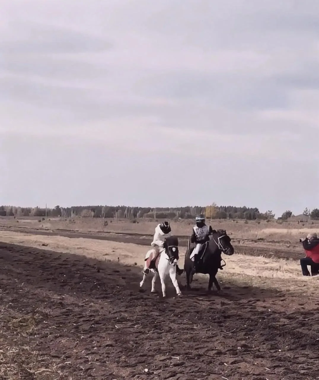 🐎 Юные наездницы из Актюбинского завоевали награды на фестивале «Татарский аргамак»!