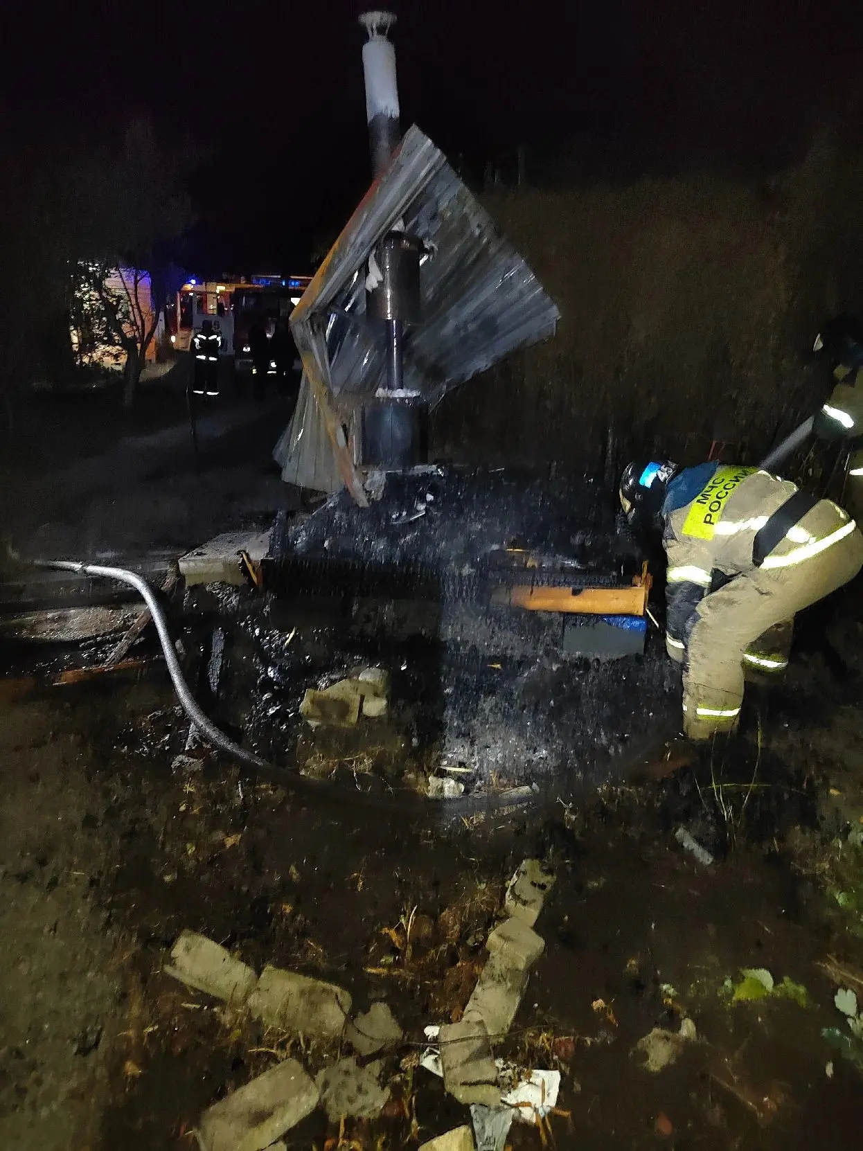 Пожар в садовом товариществе №3 случился вечером 6 октября — в результате полностью уни...