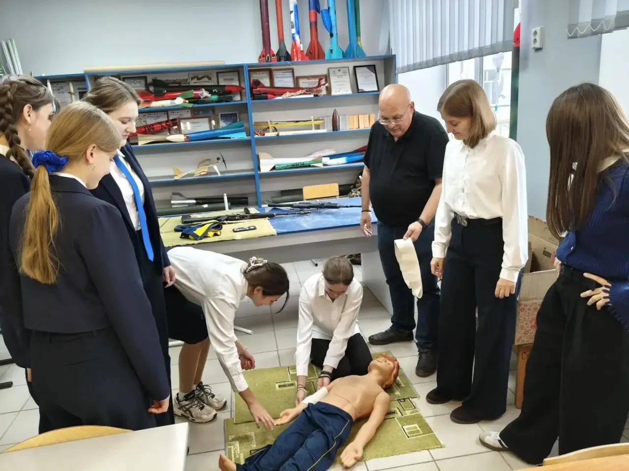 В рамках месячника гражданской обороны в МБОУ СОШ №3 им. С.А. Погребача прошел важный и...