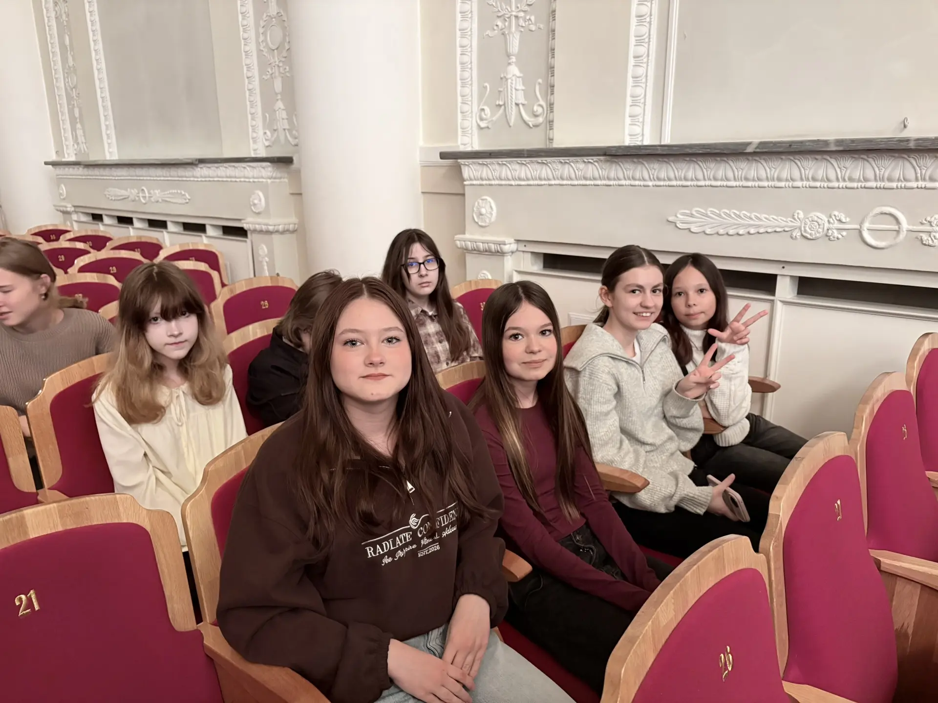 🎶 Сегодня 8в вместе с классным руководителем побывали на филармоническом уроке «Музыка...