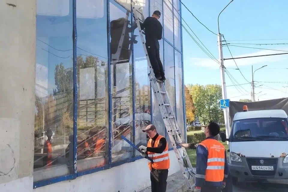 На деньги автомобилиста. На остановке «Таможня» в Рязани начали ремонт пешеходного пере...