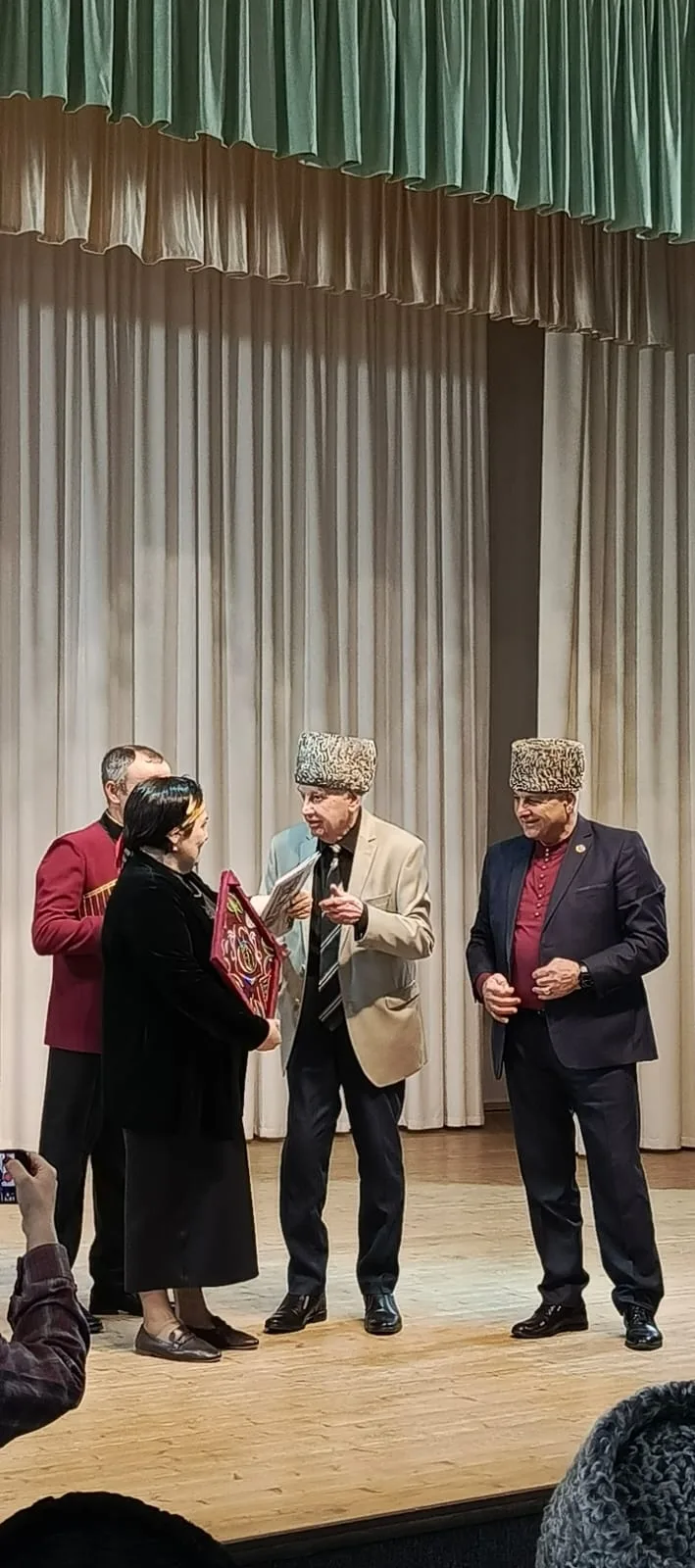 💚 В рамках празднования Дня адыгского национального костюма вчера в нашем зале состоял...