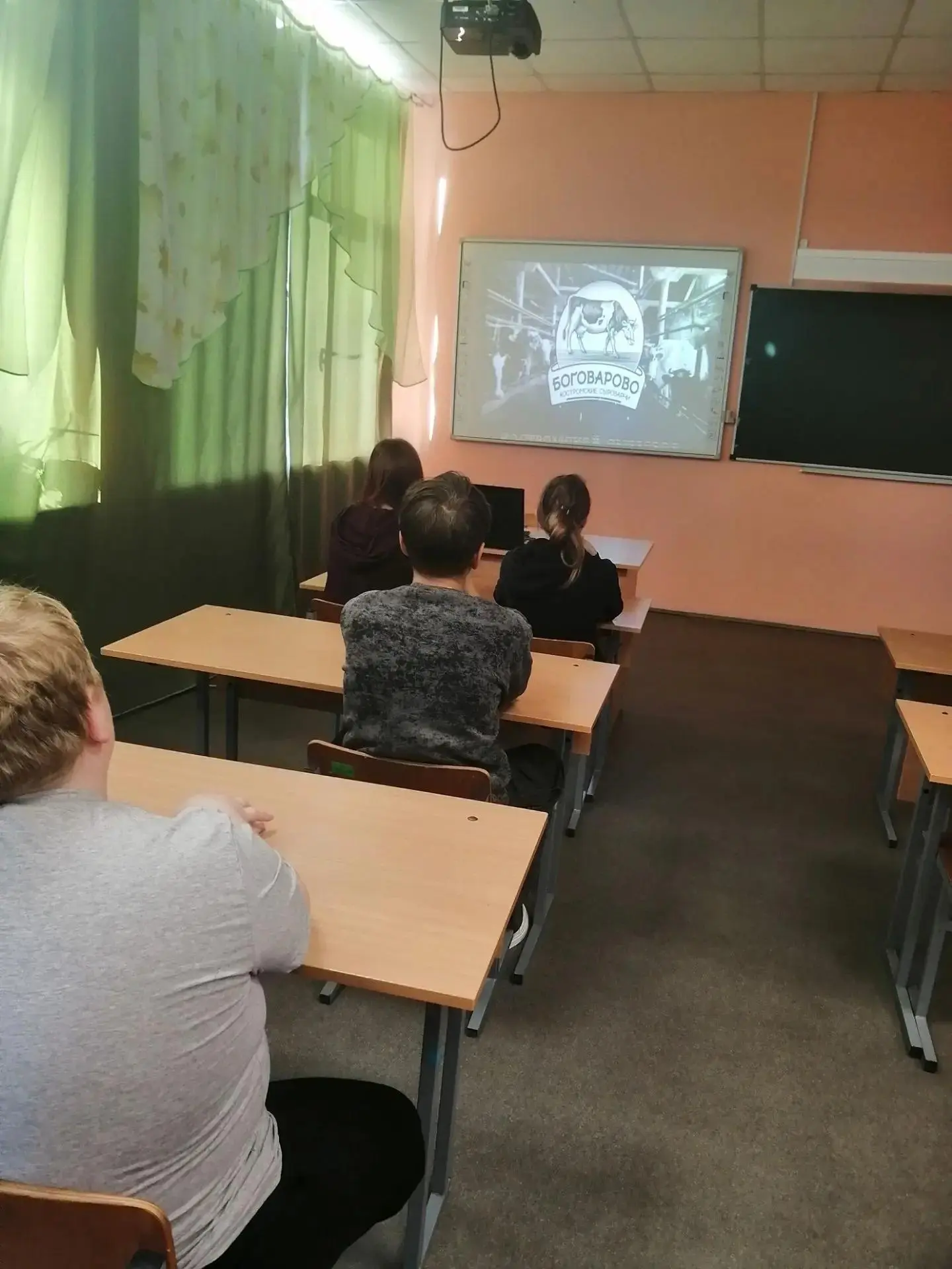 8 октября для учеников 6–9 классов прошло занятие в рамках курса «Россия — мои горизонт...