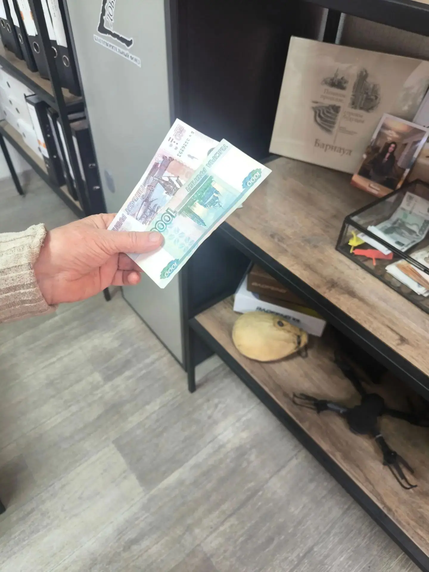 Марина Юрьвна передала от Елены Ушаковой 1500 рублей в помощь военнослужащим, благодари...