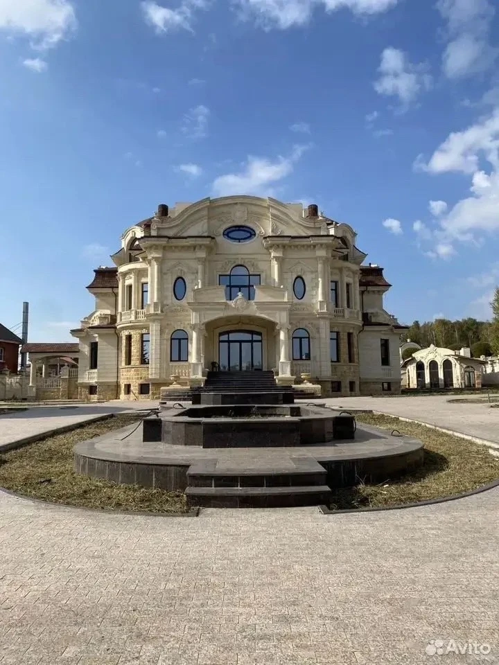 🏰 Особняк за 290 миллионов рублей никак не может найти хозяина