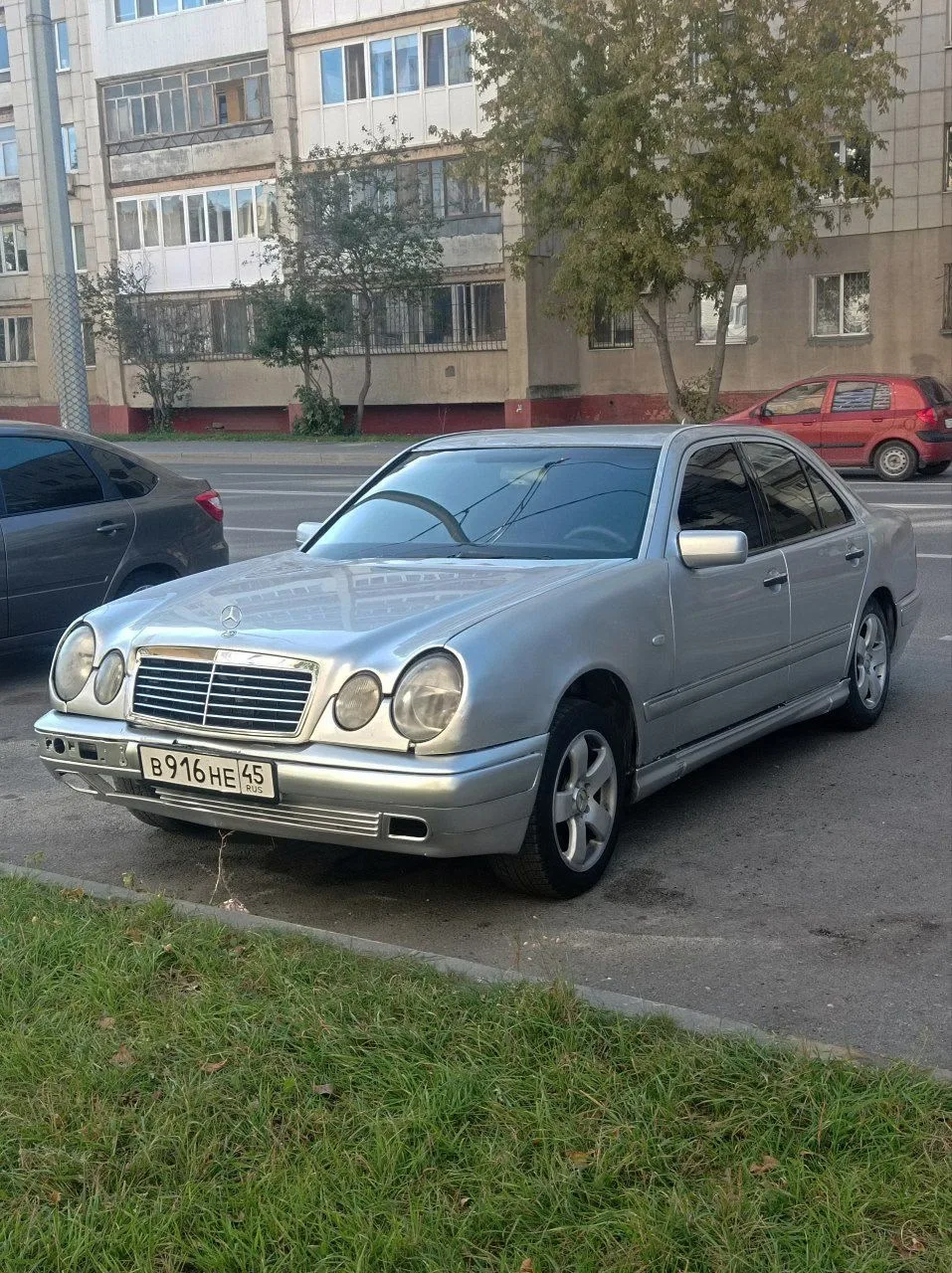 Мерседес Е230