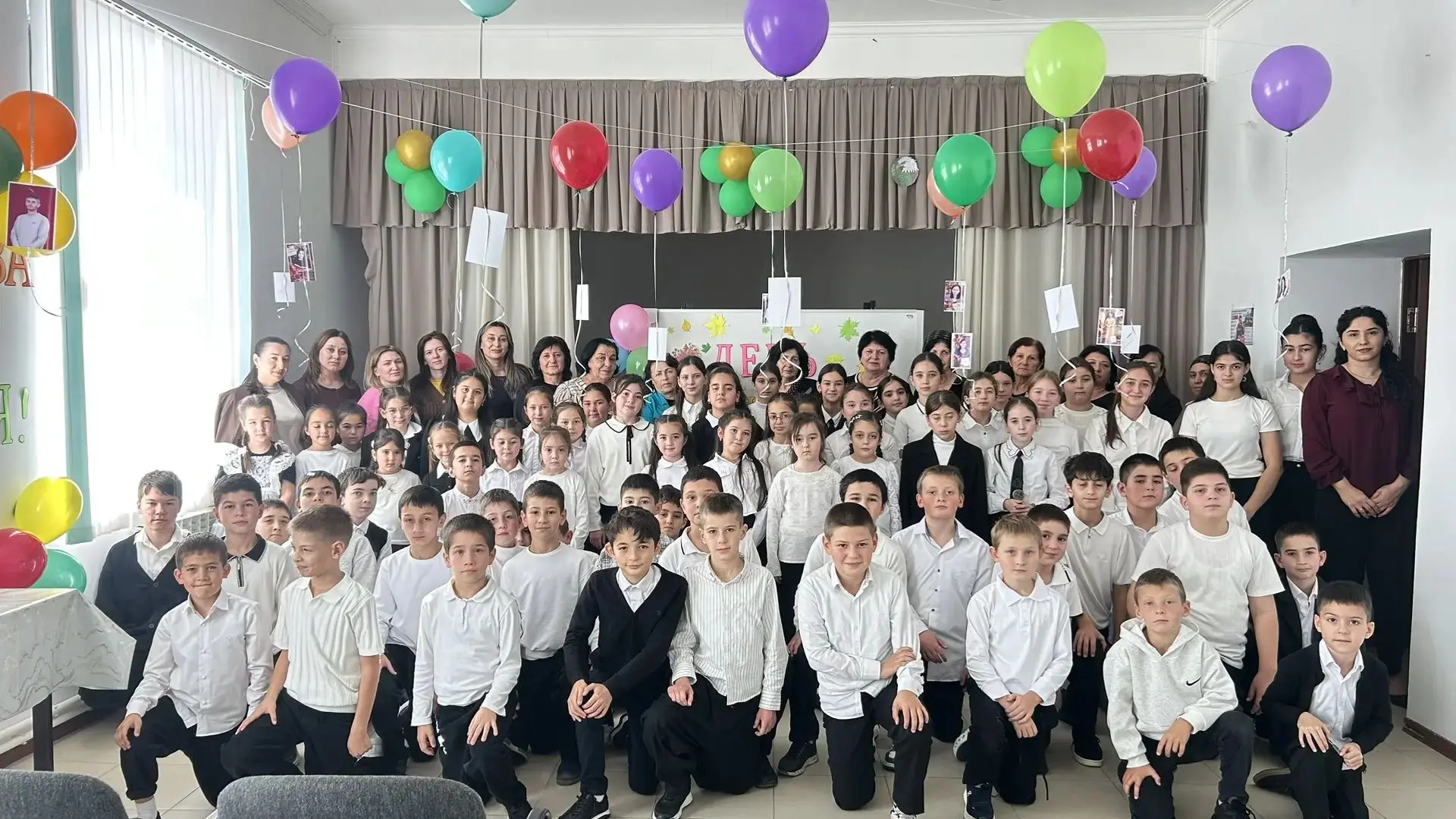 В актовом зале МКОУ СОШ им. А.Ж. Панагова с.п. Инаркой царила особенная атмосфера — тёп...