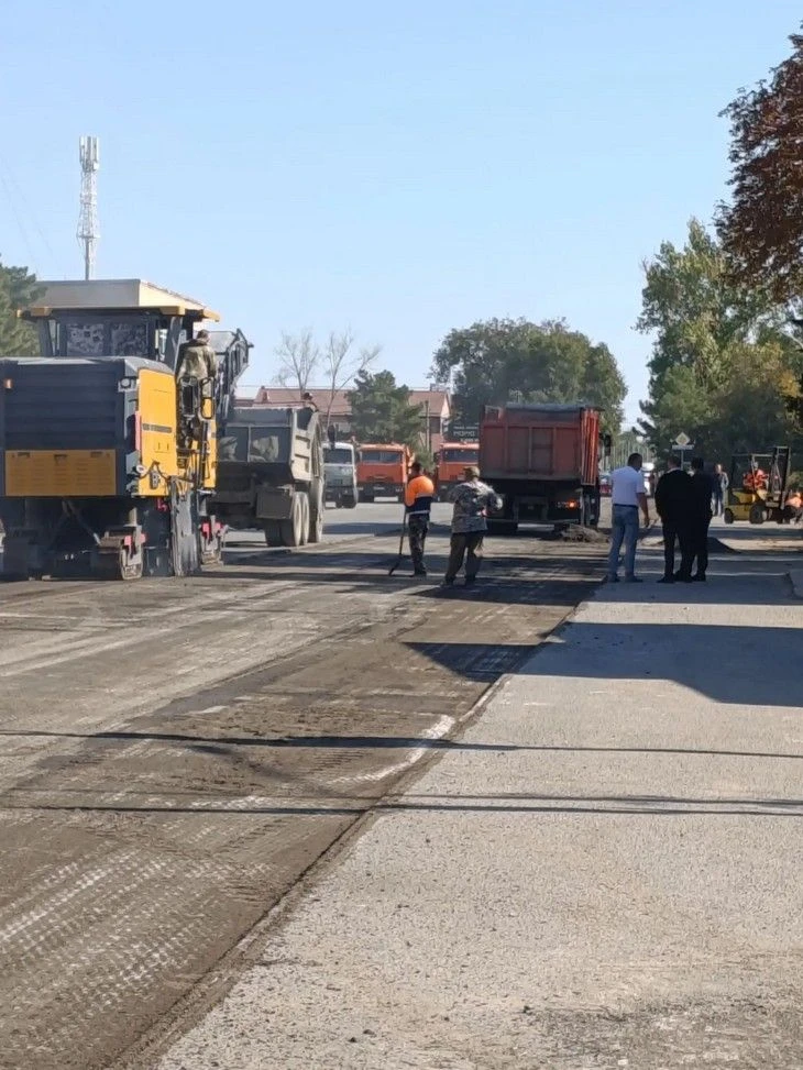 В Пролетарске начат второй этап ремонта автодороги по улице Пионерской https://vestnick...