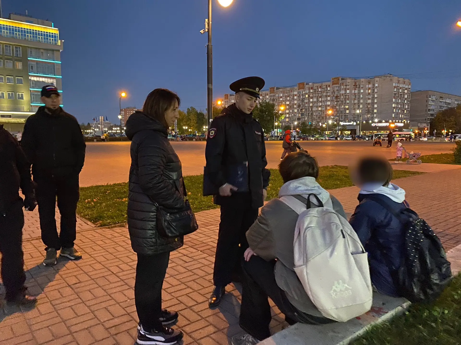 🌙 В Обнинске полицейские, общественники и ДНД провели профилактический рейд
