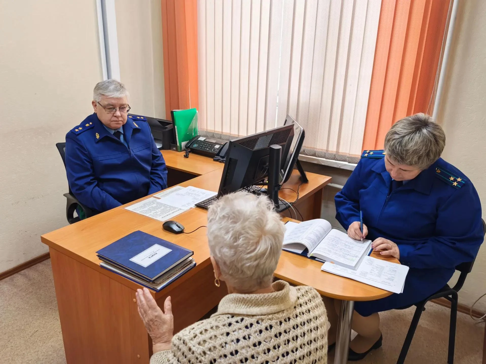 Прокурор Республики Хакасия Сергей Фирсов провел личный прием граждан.