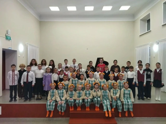 1 октября в актовом зале Куженерской детской школы искусств состоялся большой праздничн...