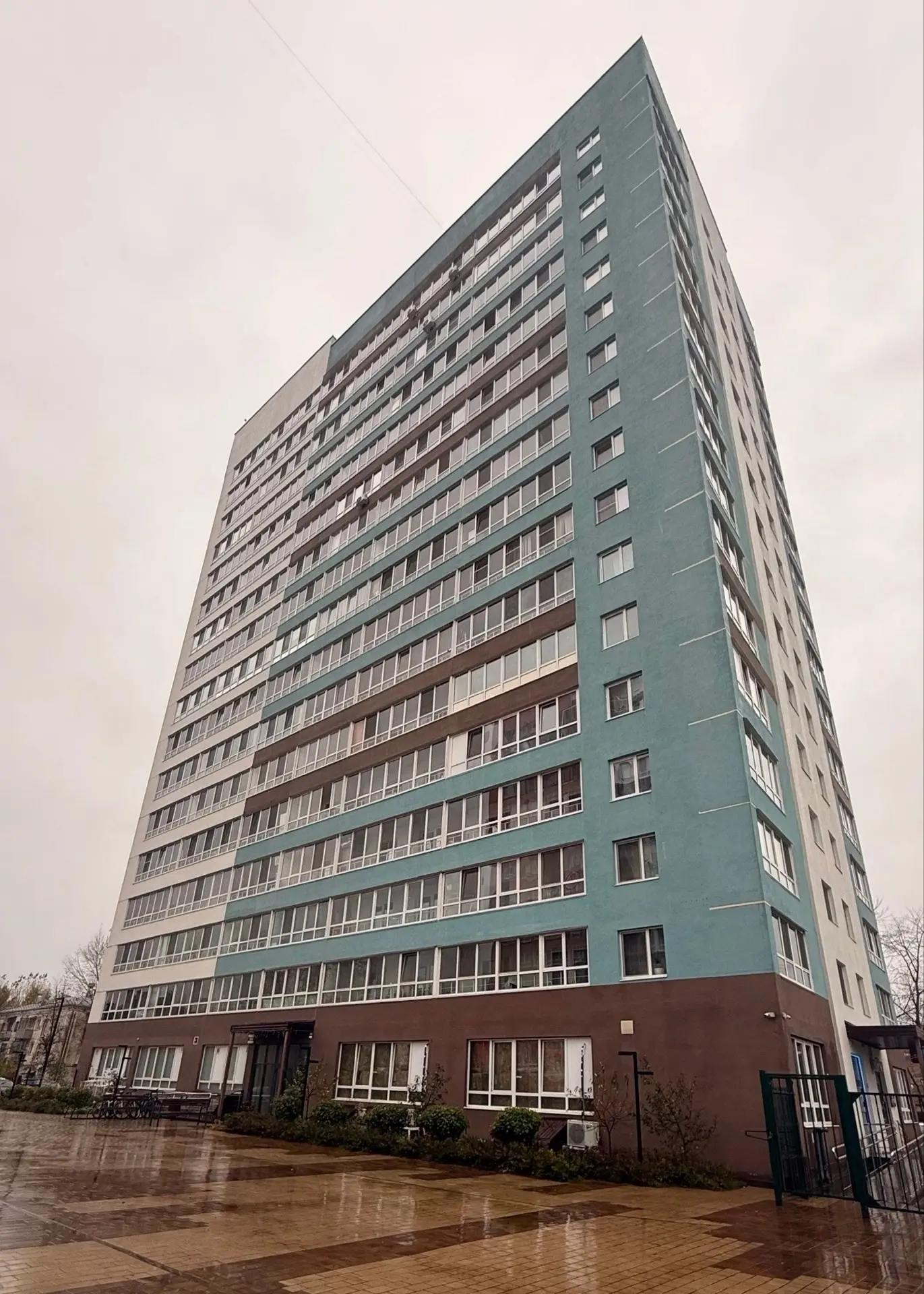 🏠 Просто гулял, просто сфотографировал дом на Яблочкова, просто решил поделиться 😀