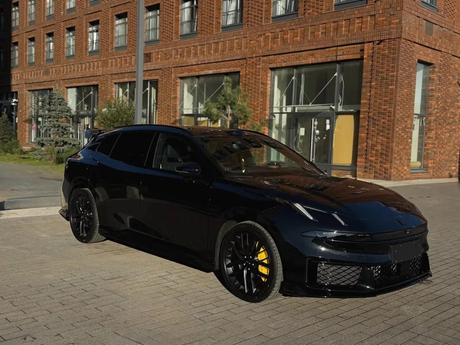 🖤 Lynk & Co 07 — теперь в чёрном
