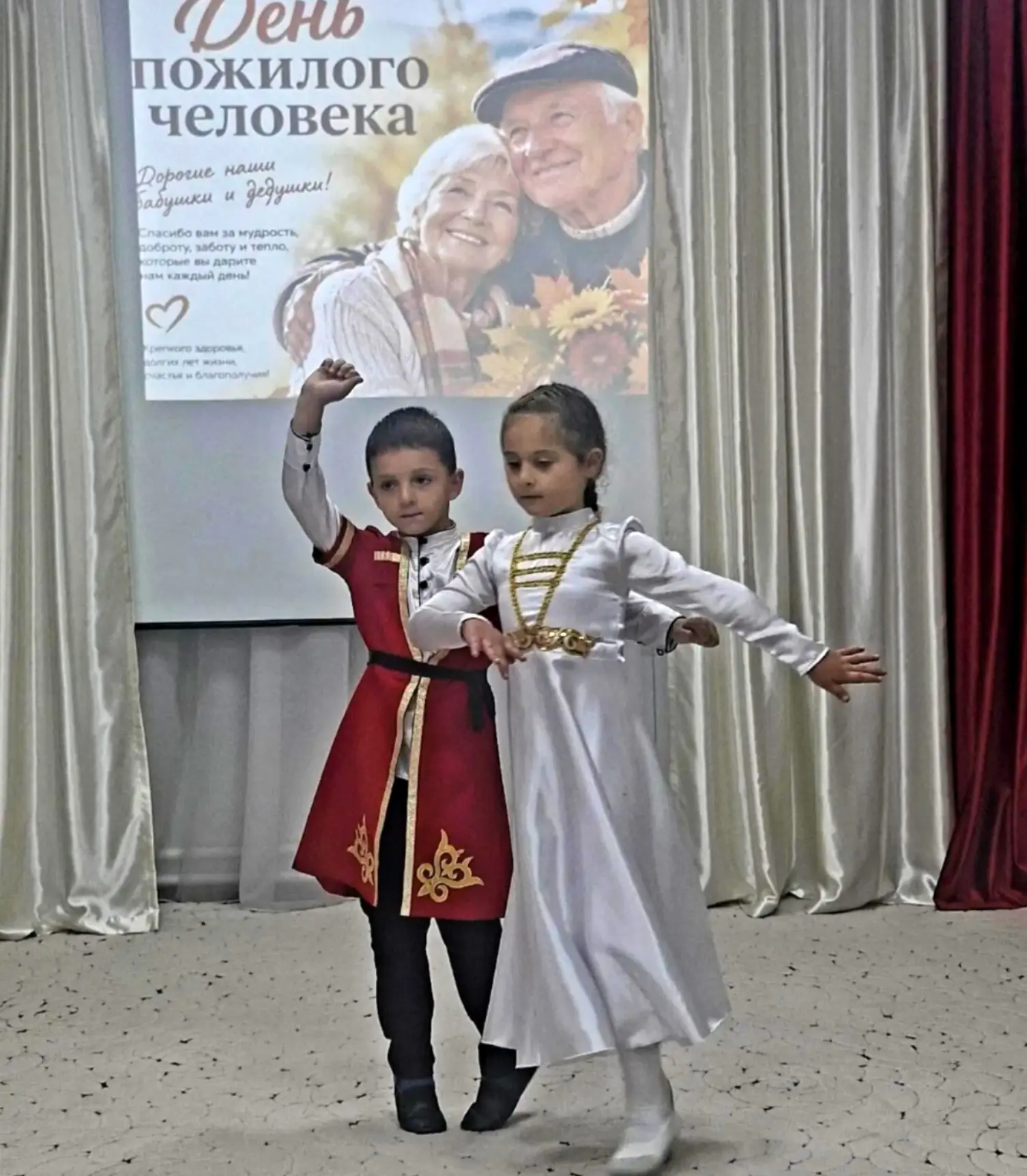 ❤️ Когда встречаются поколения — становится теплее всем.