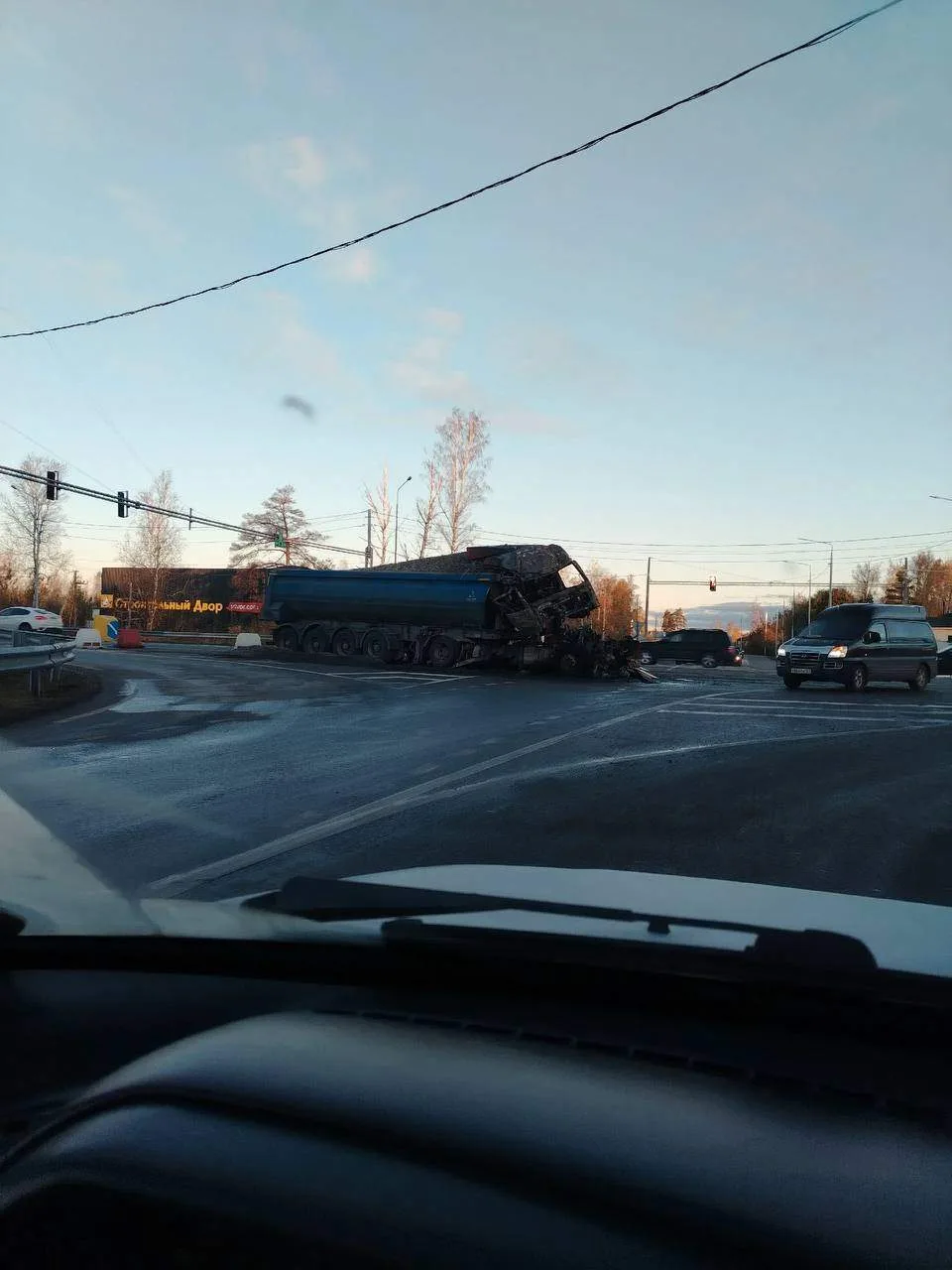 ✅ Первые серьезные аварии у поворота в Московском ✅