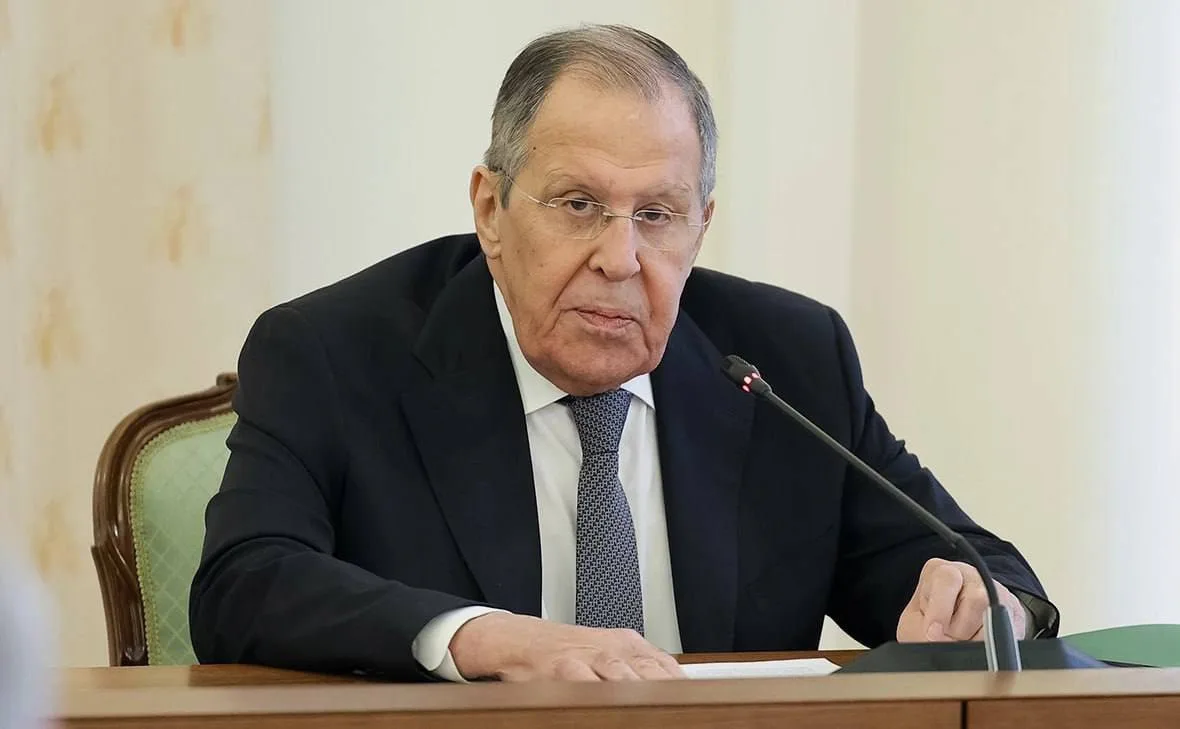 ⚡️Зеленский бросил прямой и грубый вызов Трампу, объявив о продолжении ударов по россий...