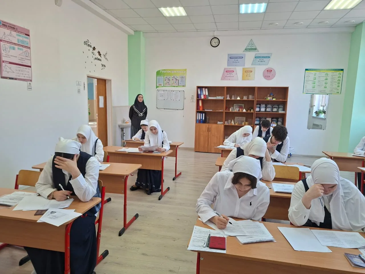 Обучающиеся 9-х и 11-х классов МБОУ «СОШ №1 г.Серноводское»принимают участие в регионал...