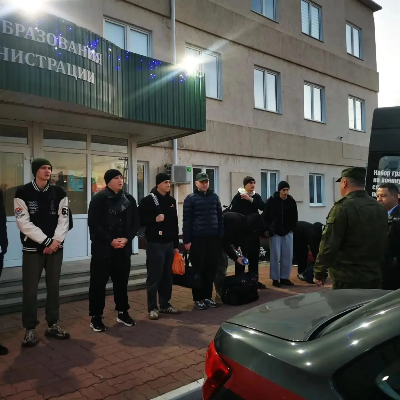Начался осенний период отправки призывников на службу.