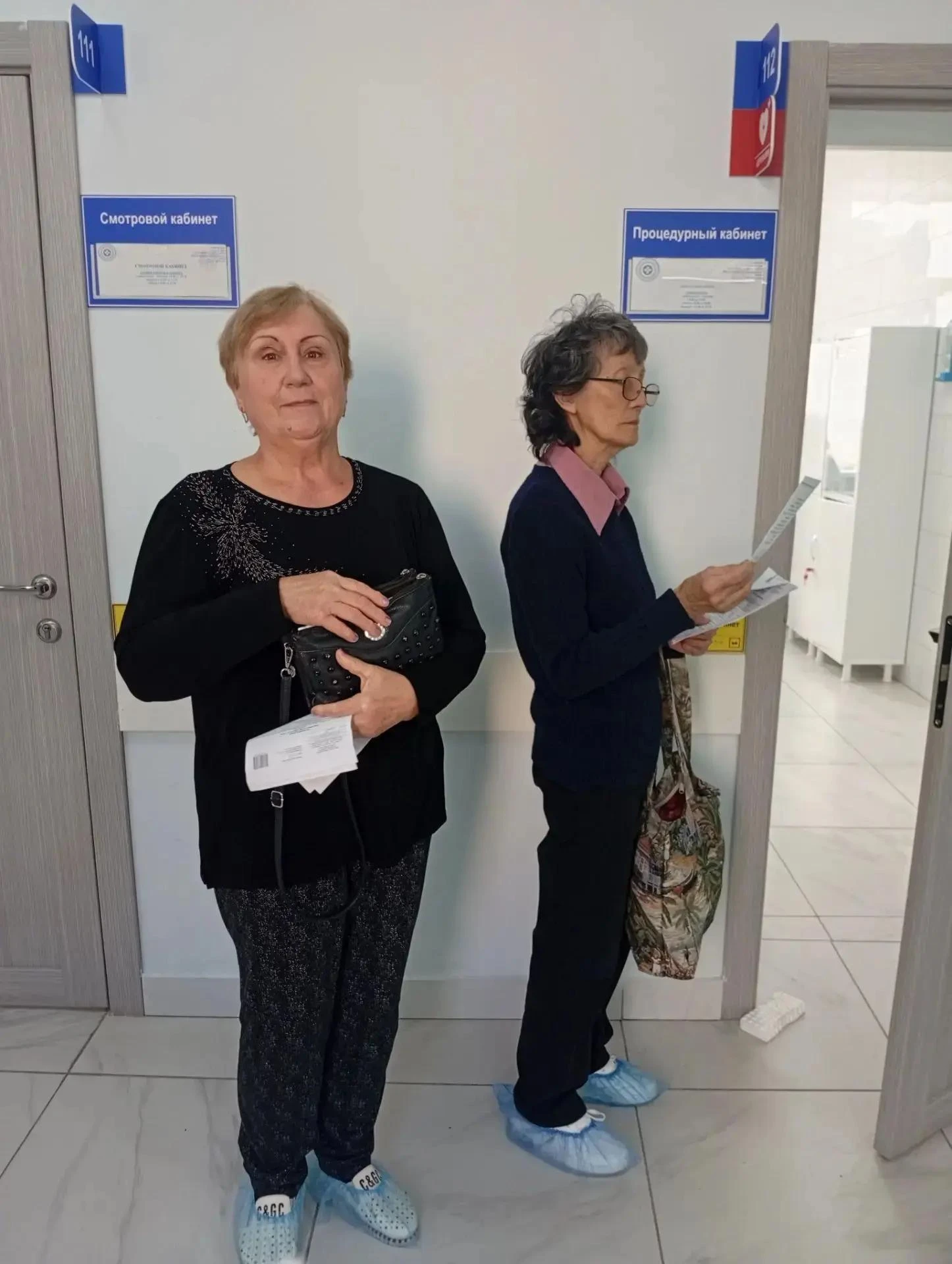 Мобильная бригада помогает пожилым жителям Прохладненского района проходить диспансериз...