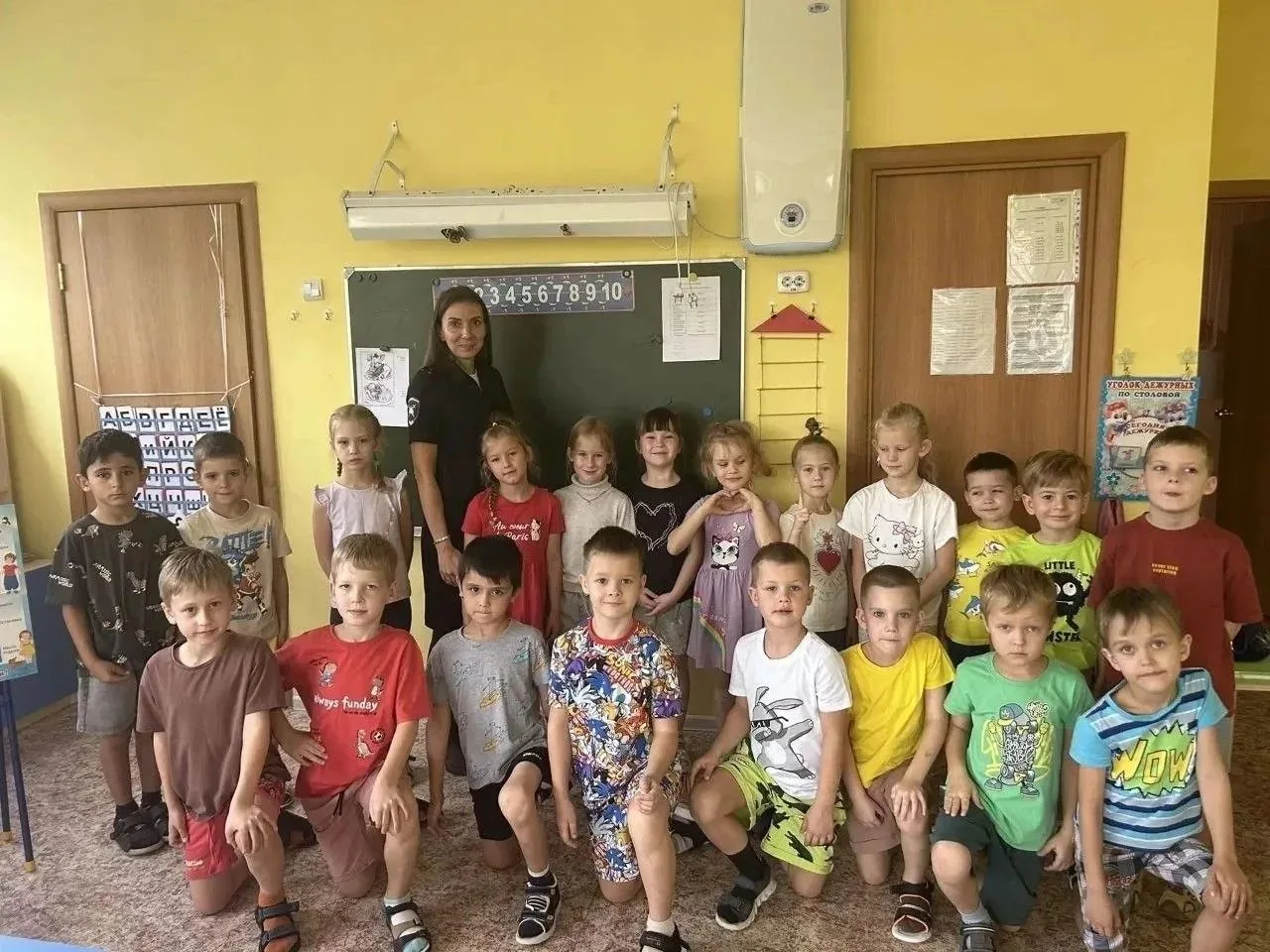 👮‍♂️В Новокузнецке сотрудники Госавтоинспекции встретились с дошкольниками детского са...