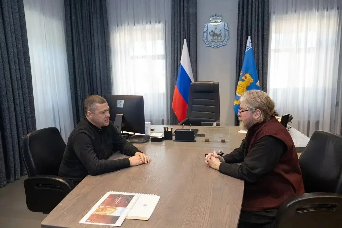🔔 Митрополит Симферопольский и Крымский Тихон обсудил с губернатором Псковской области...