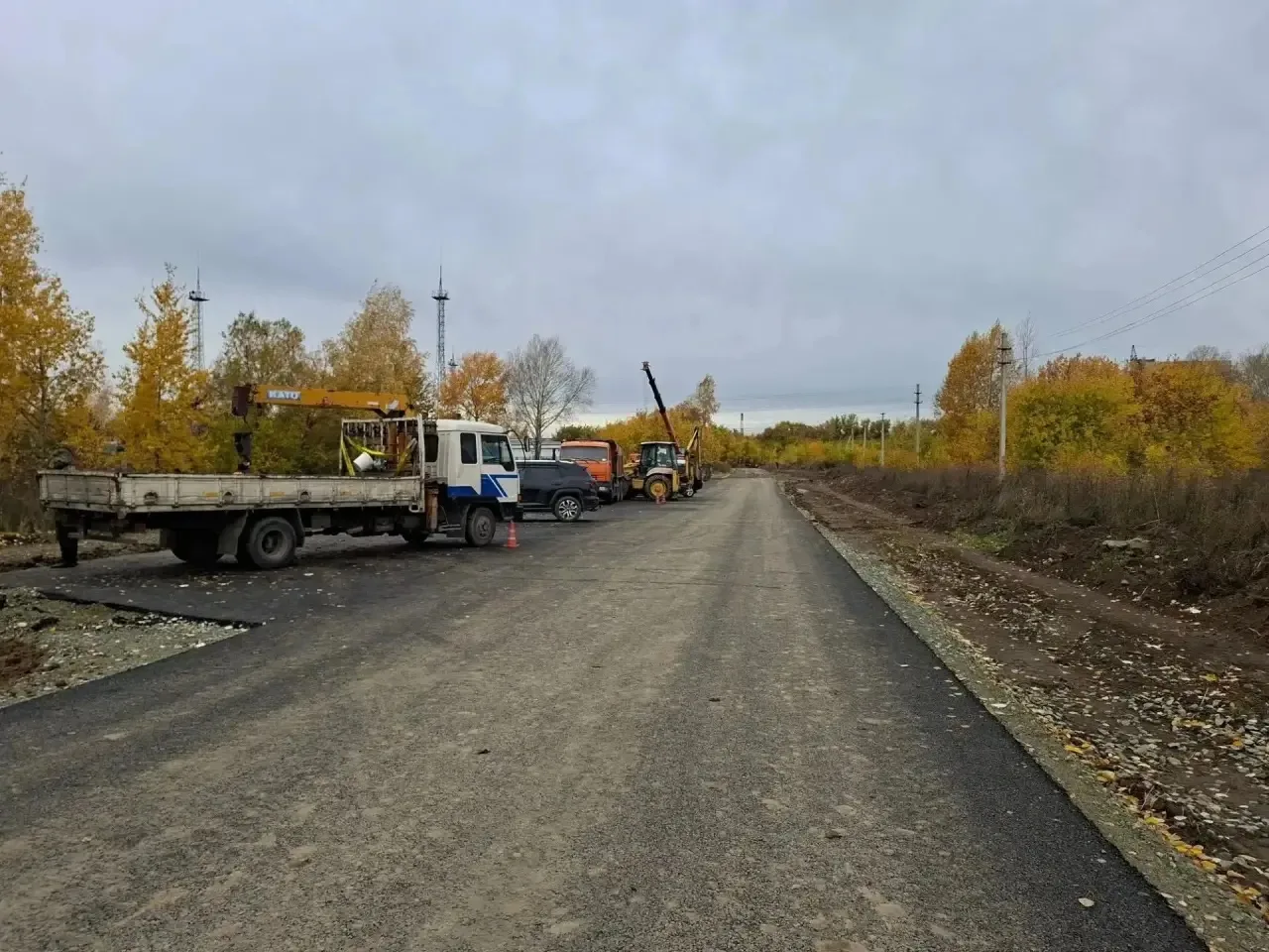 Продолжается благоустройство подъездных путей к поликлинике №22, на Виктора Уса, со сто...