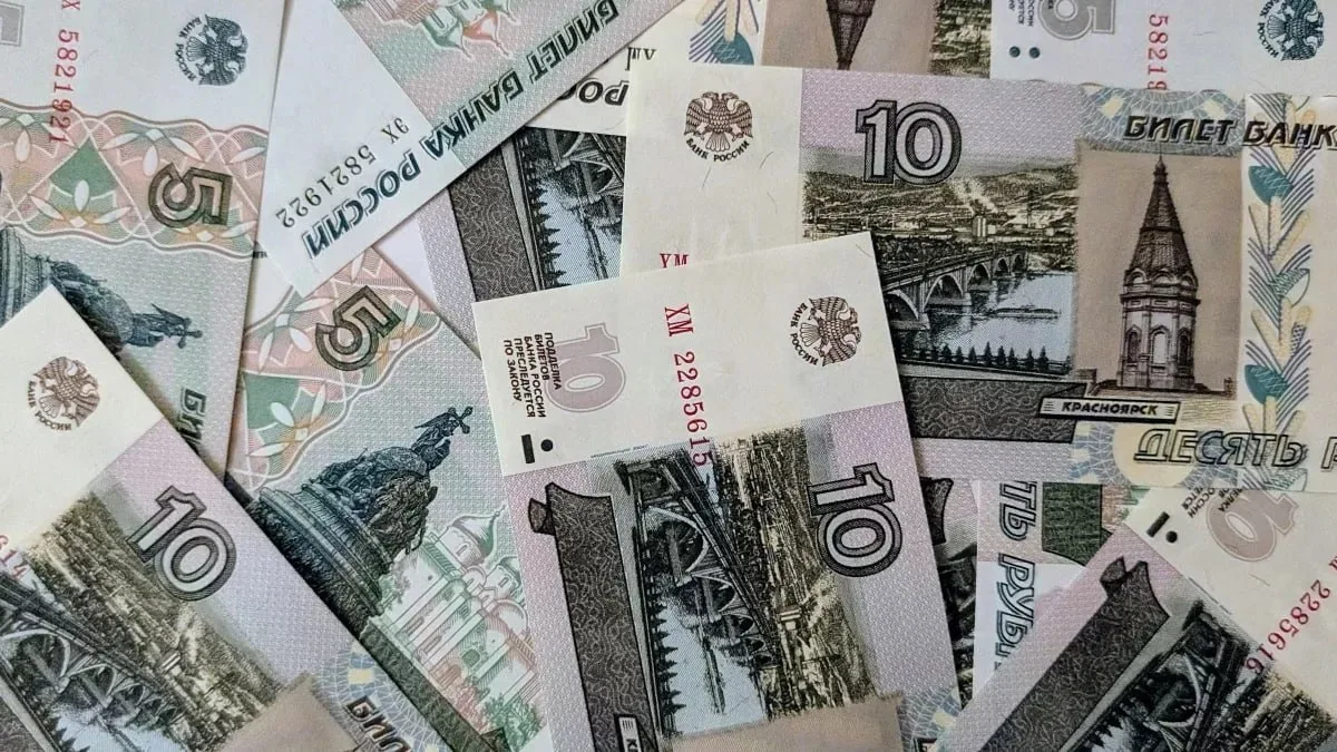 Барнаул оказался в конце рейтинга зарплат среди российских городов