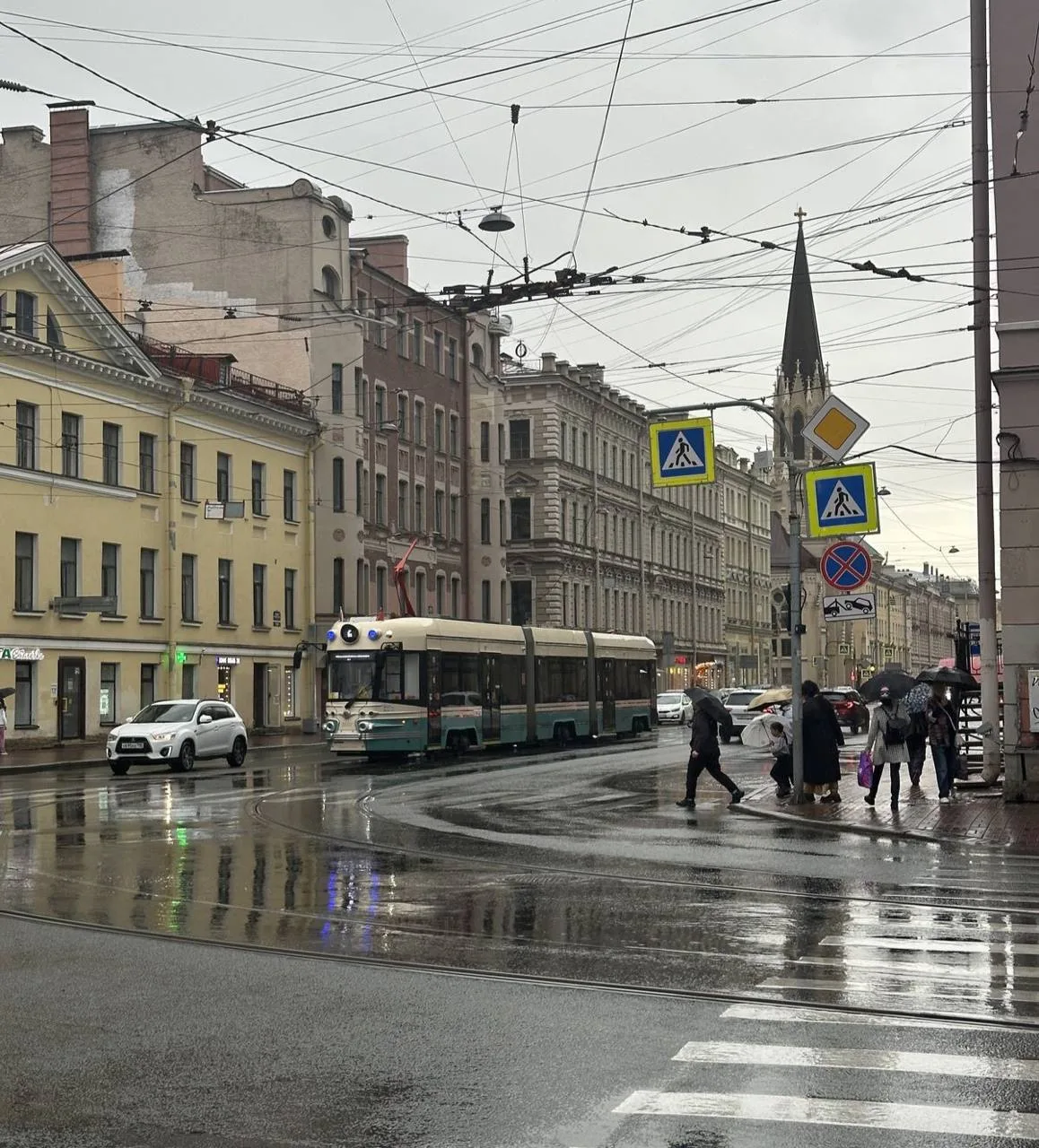 ⛈️ Дождливая погода ожидается завтра в Питере, — синоптики.