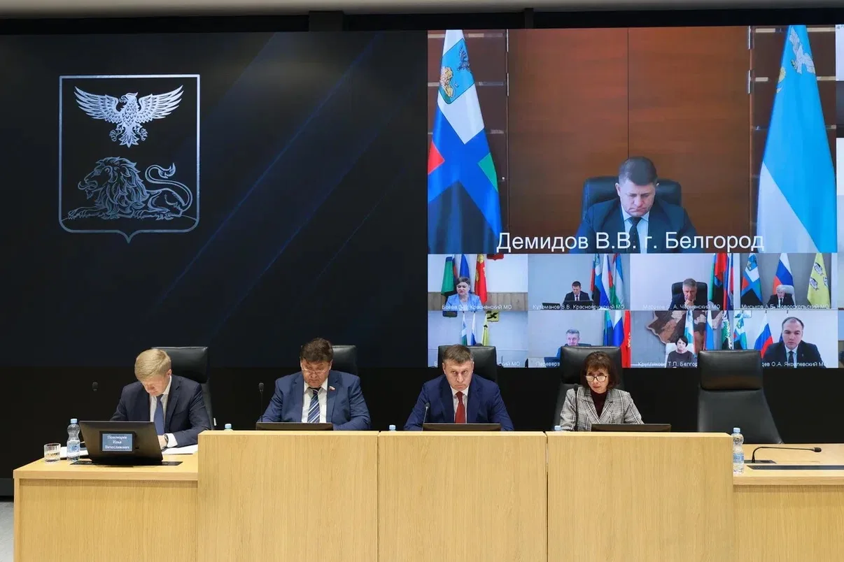 Сегодня среди основных вопросов в повестке еженедельного совещания с Правительством рег...