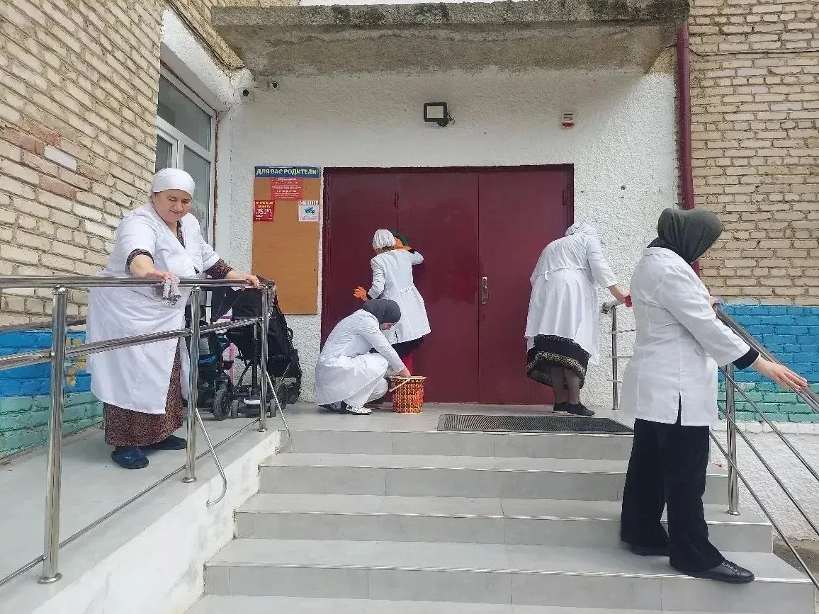 Уборка входных лестниц в детском саду — это не просто «подмести», а целый комплекс мер,...