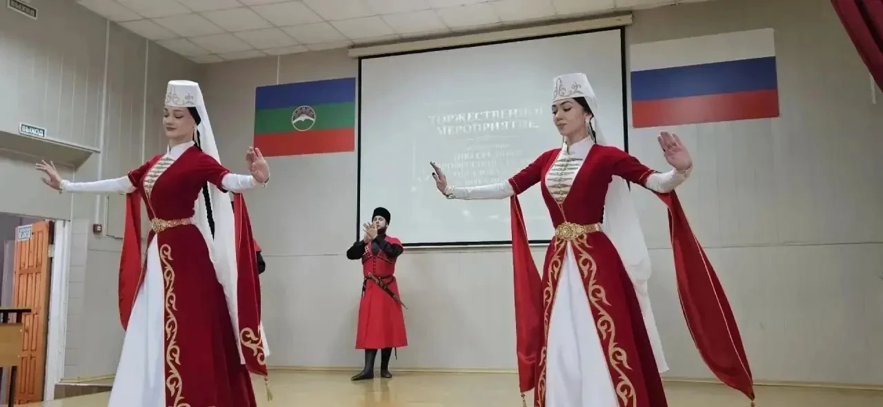 Музыка для учителей: Государственная филармония КЧР в Эркен-Шахаре 🎶