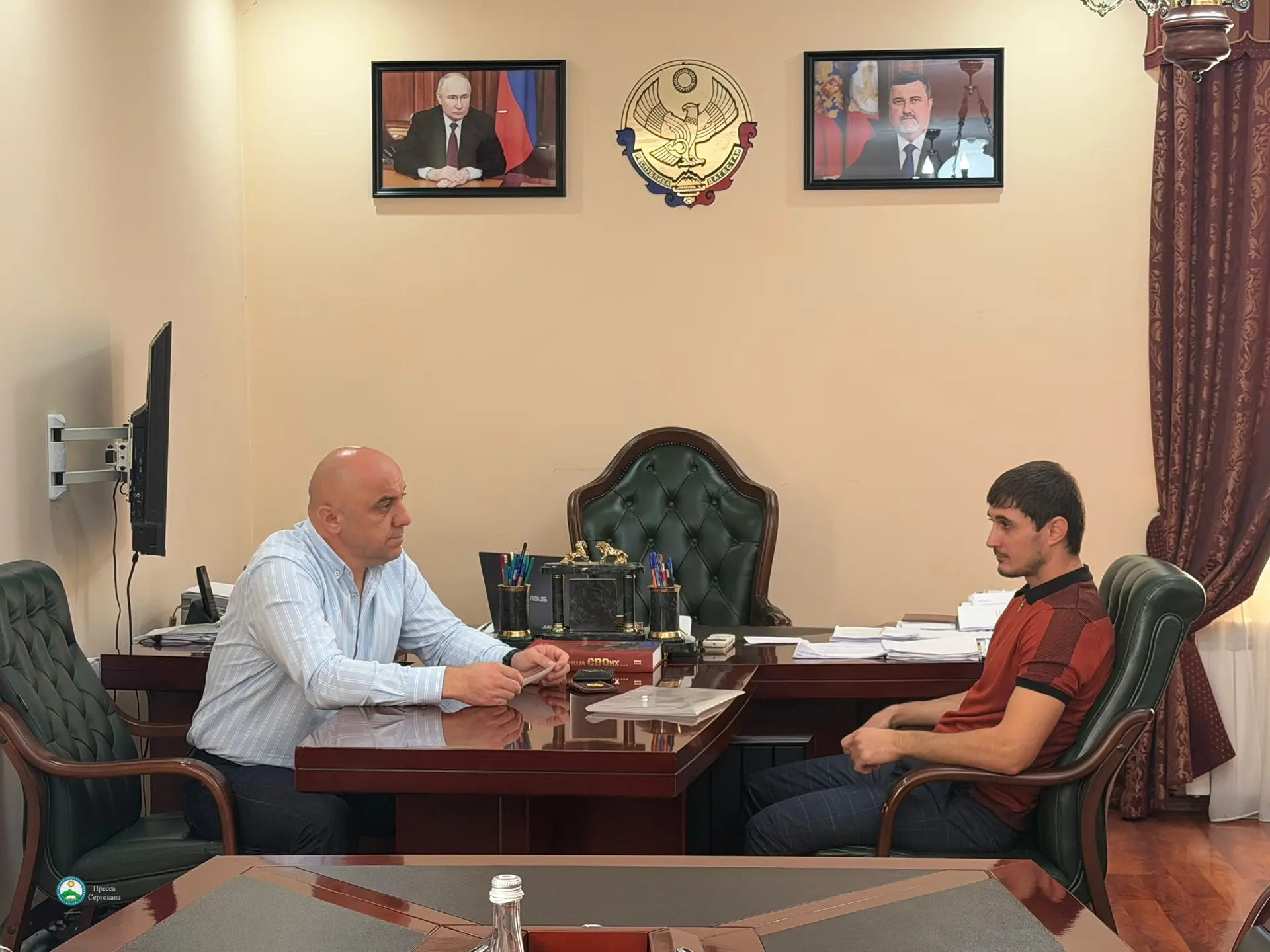 Глава района Арсен Магомедов провёл личный приём участника СВО по вопросу выделения зем...