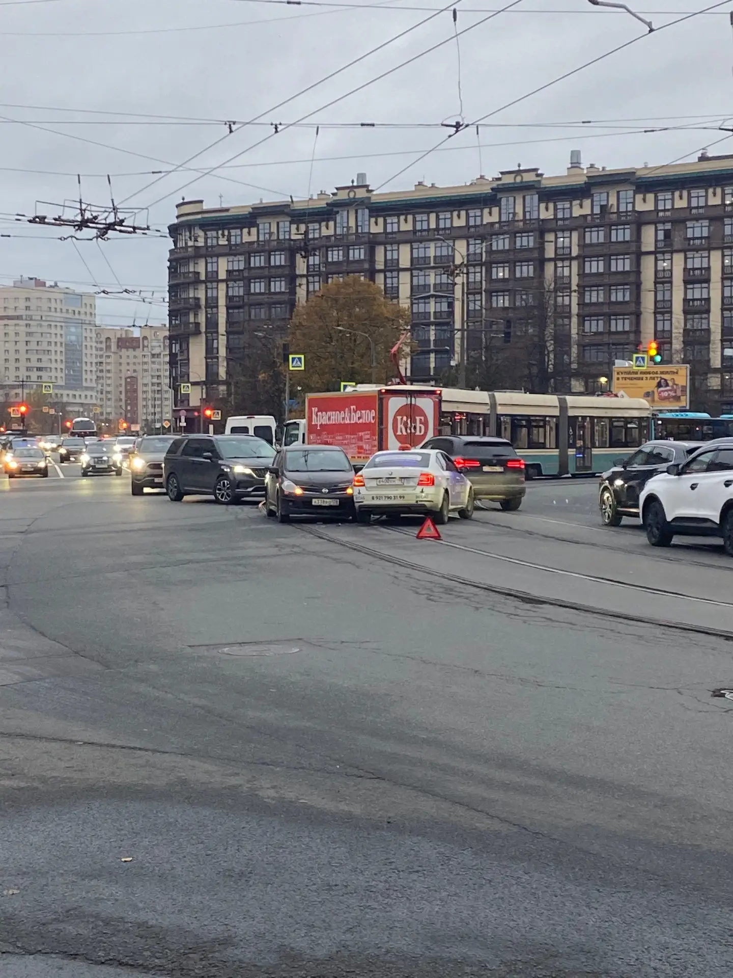 Перекрёсток Наличной улицы и Малого проспекта В.О.