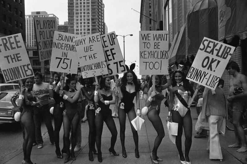 Забacтовка кроликов в клyбe Playboy в Чикaго, 18 июня 1975 годa.