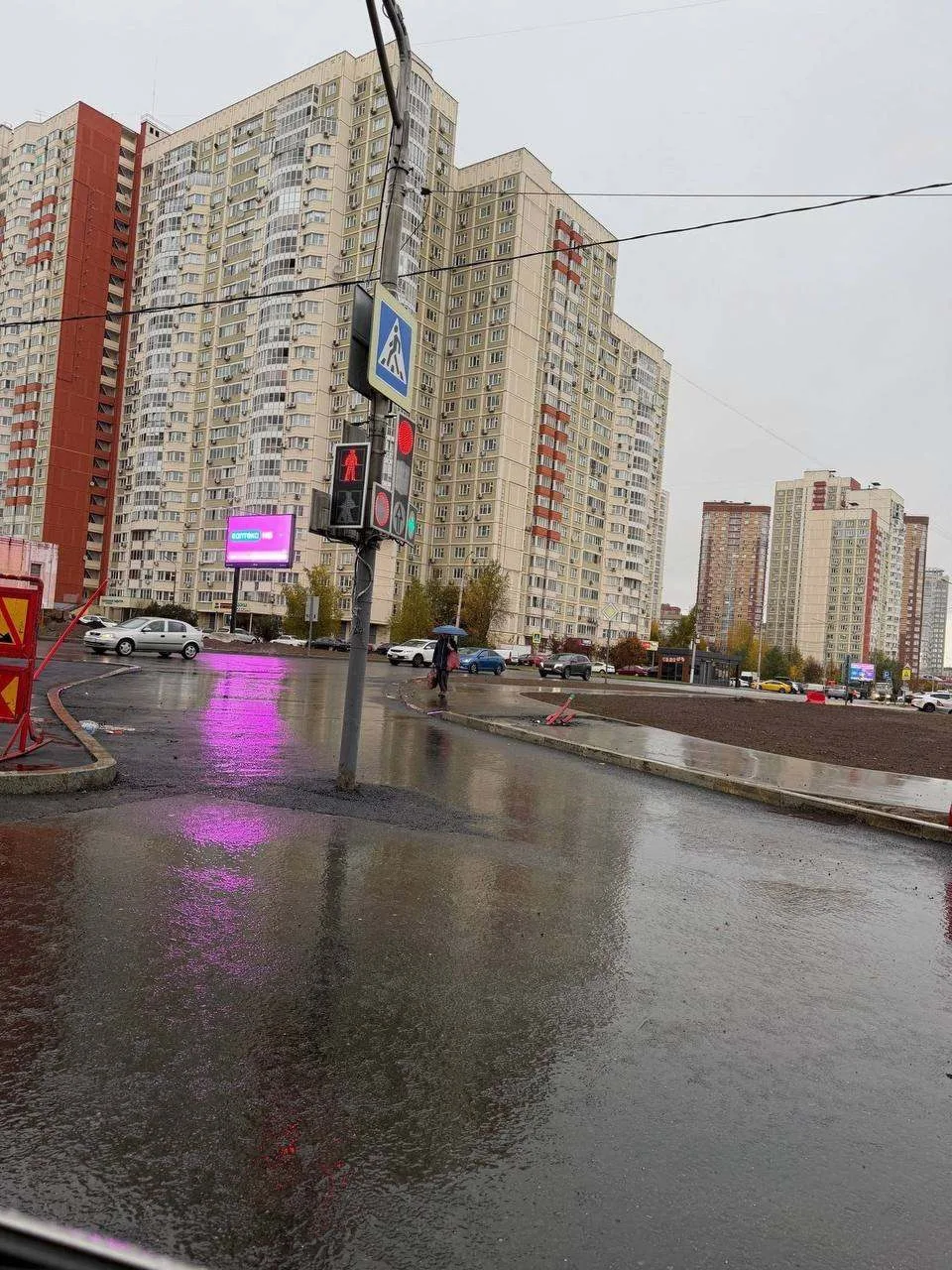 И так бывает: Это Химки Детка! 🤣🤚на пересечении Новокуркинского ш. и Молодежного пр-да!