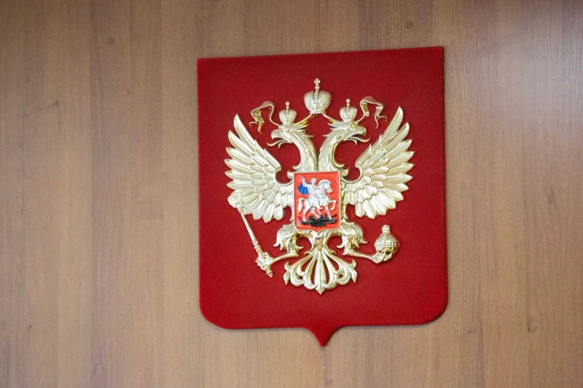 977 тысяч рублей исчезли из почтовой отчетности: сотрудницу "Почты России" осудили в Во...