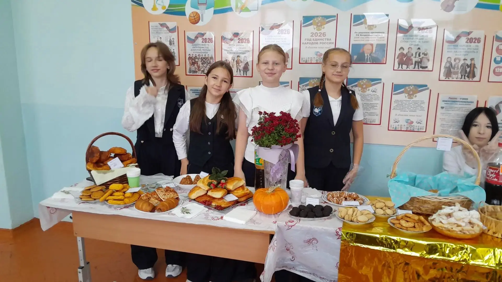 Сегодня учащиеся 6А класса вместе с классным руководителем Гильгенберг Мариной Вячеслав...